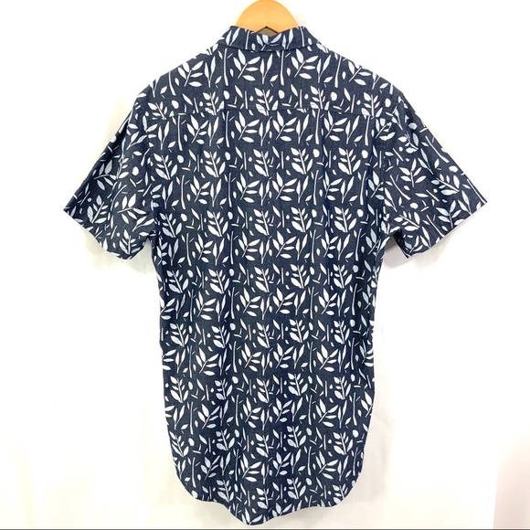 ♻️DONATED 3-30-24♻️          ZANEROBE Short Sleeve Button Down Shirt NWOT - Picture 4 of 6